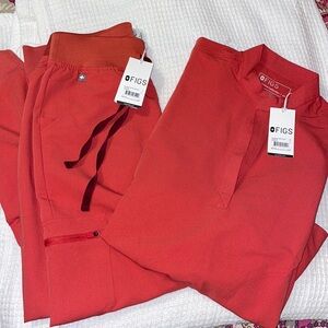 Rafaela Three Pocket Scrub Top & High Waisted Zamora Scrub Bottom